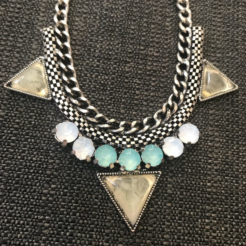 Statement necklace - Picture 4 of 5